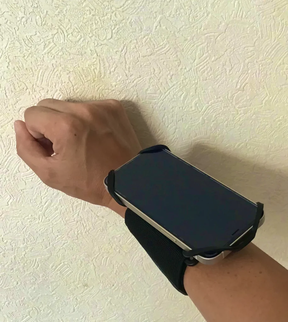 ダイソー ランニング スマホ