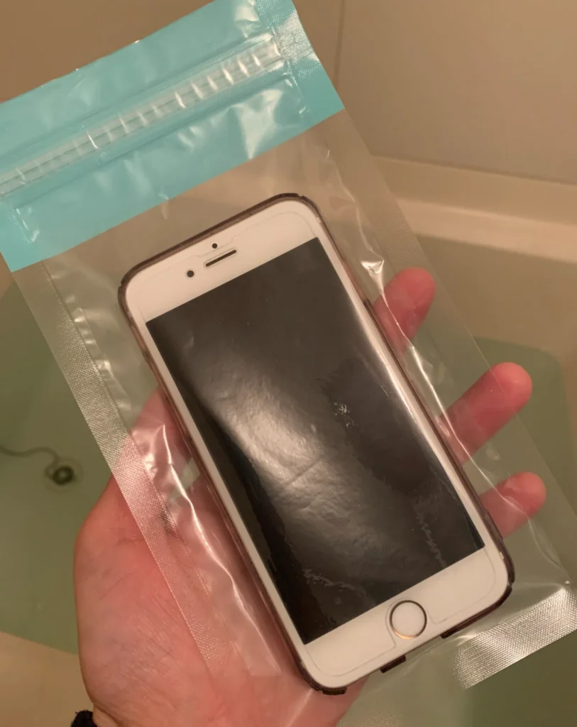 スマホ 防水ケース 100均
