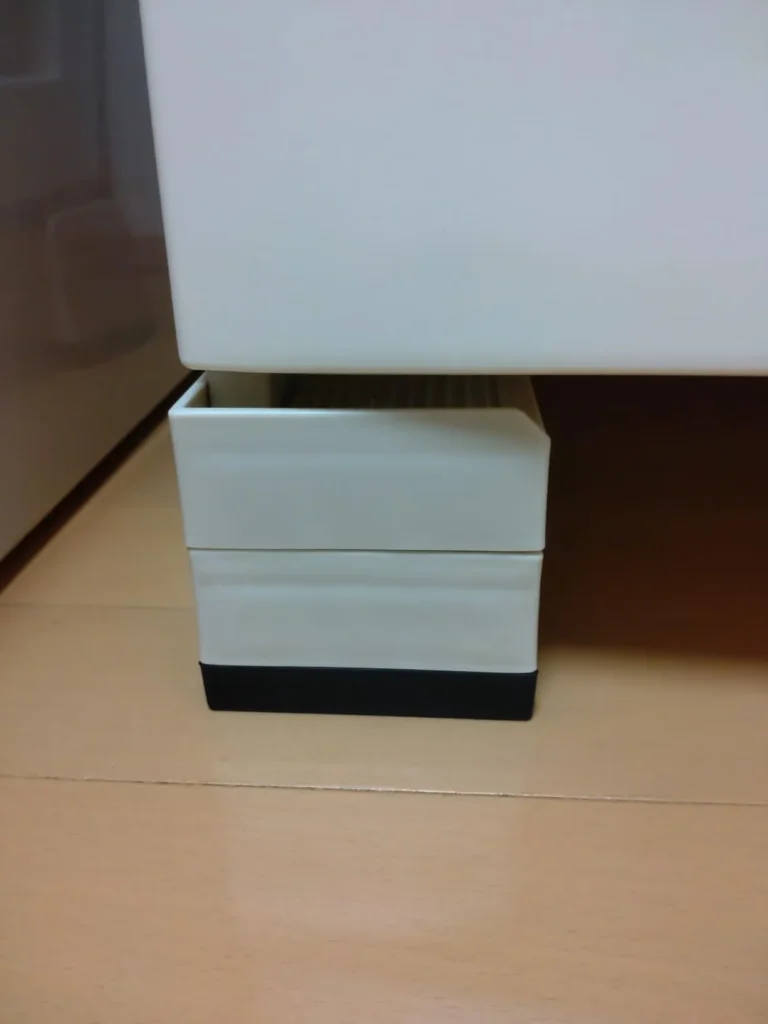 机の高さを上げるグッズはダイソーで買えますか?