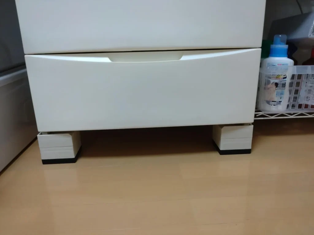 DIYで机の高さを上げる方法:費用を抑えたい方向け